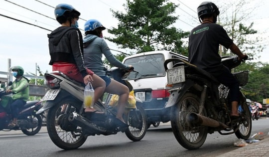 Vì sao phải xây dựng tiêu chuẩn khí thải riêng cho ô tô, xe máy ở Hà Nội và TPHCM?