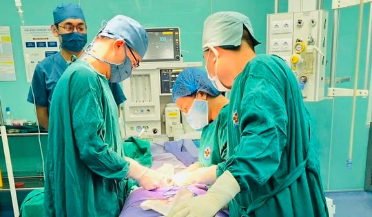 Phát hiện chửa ngoài tử cung sau triệu chứng đau bụng, buồn nôn