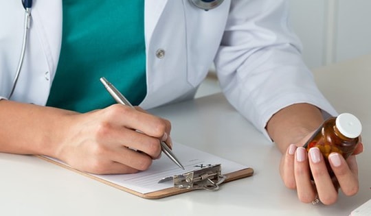 Phát thuốc 2 tháng/lần cho người mắc tiểu đường, huyết áp... để giảm thời gian chờ khám BHYT, giảm tải bệnh viện