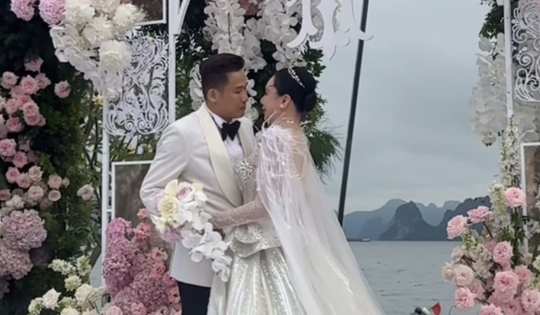 Hồ Quỳnh Hương tiết lộ bí mật khiến nhiều người bất ngờ