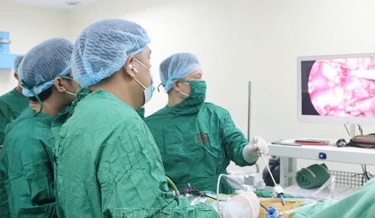 Suy thận giai đoạn cuối ở tuổi 27, bệnh nhân được cứu sống nhờ ghép quả thận do mẹ hiến tặng