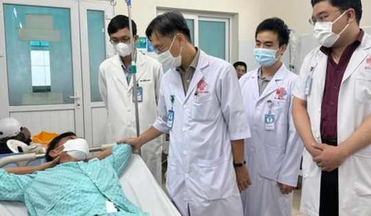 Giải thoát bệnh nhân khỏi bướu mỡ to gấp đôi quả dừa