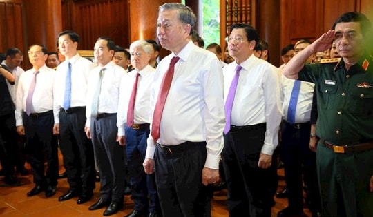 Tổng Bí thư Tô Lâm dâng hương tưởng niệm Chủ tịch Hồ Chí Minh tại Khu di tích Kim Liên