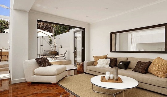 Lợi ích và tác dụng phong thủy khi đặt gương trong phòng khách