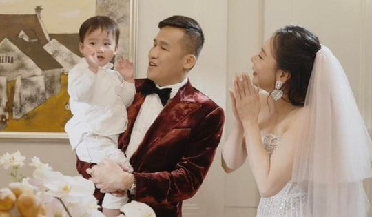 Con trai 2 tuổi giống bố 'như đúc' của Hồ Quỳnh Hương và chồng doanh nhân