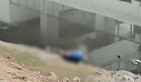 Phát hiện thi thể người đàn ông dưới sông Tô Lịch