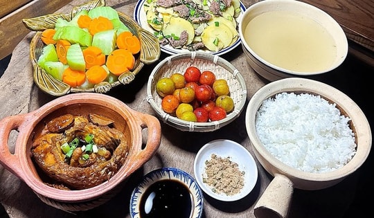 Ăn gì hôm nay cho gia đình 4 người? Gợi ý mâm cơm mùa hè vừa dễ nấu lại tiết kiệm thời gian