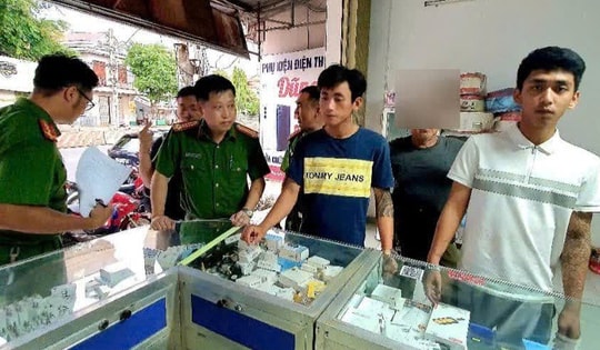 Hai thanh niên vào nhà thờ khống chế cụ ông U80, cướp tài sản