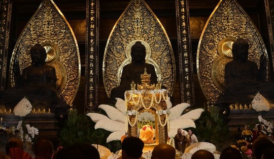 Chiêm ngưỡng xá lợi Phật Thích Ca Mâu Ni ở chùa Tam Chúc tỉnh Hà Nam