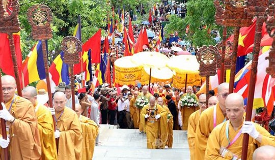 Cung rước Xá lợi Phật Thích Ca Mâu Ni về chùa Tam Chúc
