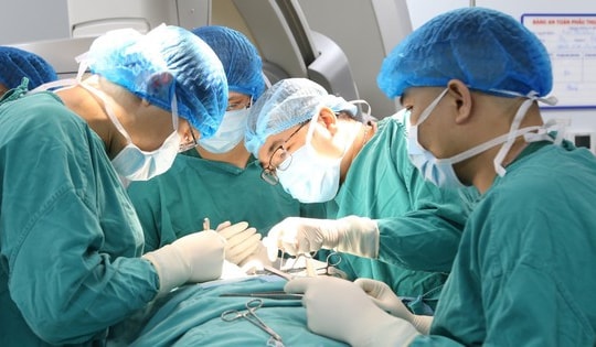 Cứu sống trẻ vỡ tim do tai nạn giao thông