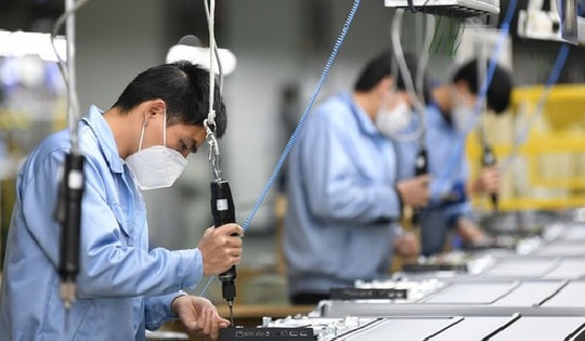 Thông tin mới về tiền lương, tiền thưởng người lao động cần chú ý