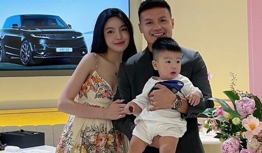 Chu Thanh Huyền diện váy 2 dây nuột nà, bảo sao Quang Hải mê mệt tặng xe 8 tỷ