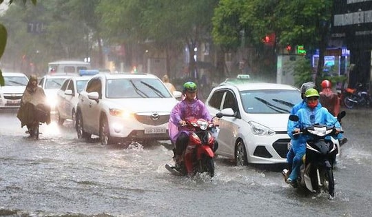 Miền Bắc, miền Trung có mưa lớn, những nơi nào sẽ đón trận 'mưa khủng'?