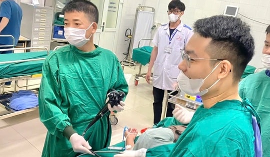 Người phụ nữ 37 tuổi phát hiện u dưới niêm mạc thực quản kích thước lớn từ dấu hiệu nhiều người Việt bỏ qua