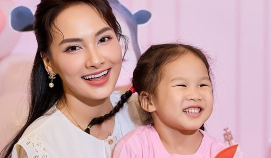 Con gái 4 tuổi của Bảo Thanh gây chú ý với bộ đồ đơn giản trong lần đầu tổ chức sinh nhật