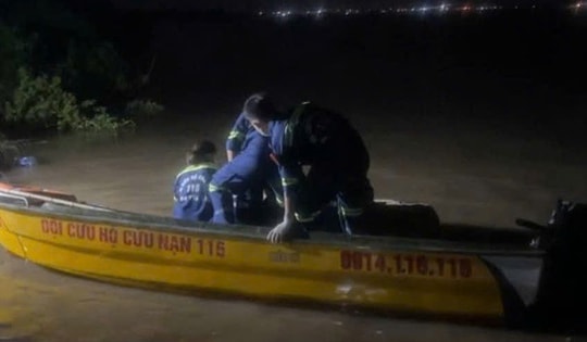 Đã tìm thấy thi thể 2 mẹ con gặp nạn mất tích trên sông Hồng