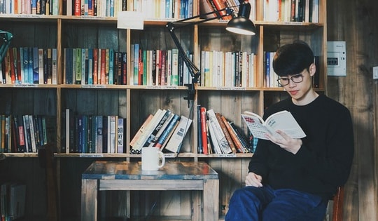 6 lợi ích sức khỏe của việc đọc sách mỗi ngày