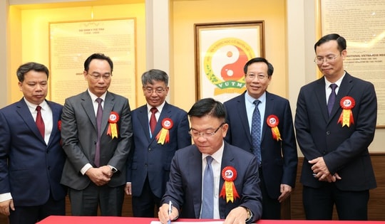 Phát huy di sản y học cổ truyền, hướng tới đào tạo chất lượng cao trong kỷ nguyên mới