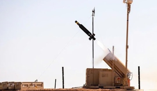 Mỹ triển khai UAV bảo vệ tàu sân bay giữa làn sóng tấn công từ Houthi