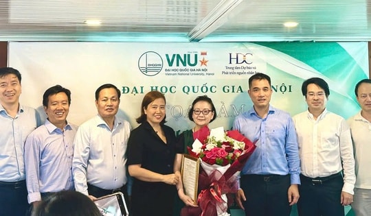 Chuyên gia hàng đầu thế giới làm Chủ tịch danh dự Viện Bán dẫn và Vật liệu tiên tiến