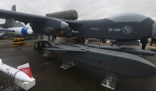 Trung Quốc sắp ra mắt 'tàu sân bay trên không' đầu tiên trên thế giới