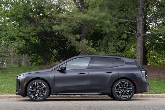 BMW iX 2026: Bước tiến vượt trội của SUV điện hạng sang