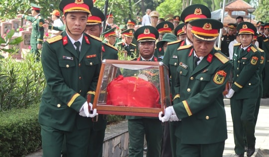 An táng 76 hài cốt liệt sĩ hy sinh trên đất Lào