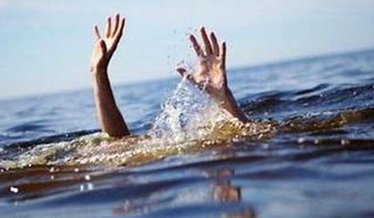 Đôi nam nữ đuối nước tử vong khi tắm biển
