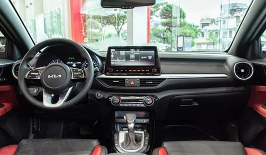 Giá lăn bánh Kia K3 mới nhất giảm siêu khủng, thấp chưa từng thấy, chỉ nhỉnh hơn Kia Morning, Mazda3 và Hyundai Elantra lo thua doanh số