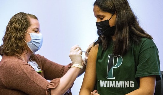 Mỹ công bố thay đổi quan trọng về chính sách tiêm vaccine COVID-19 nhắc lại