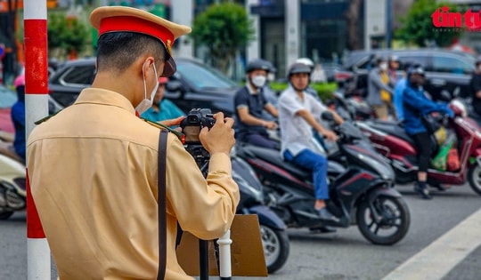 Camera lưu động phạt nguội đầu tiên ở Hà Nội
