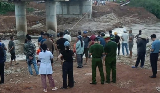 Đi tắm suối, 7 học sinh bất ngờ gặp nạn đuối nước