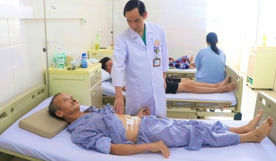 Người đàn ông 60 tuổi bất ngờ bị thủng dạ dày vì sử dụng loại thuốc không ai ngờ đến