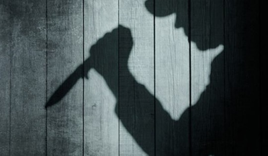 Bắt người phụ nữ nghi giết người trong phòng ngủ