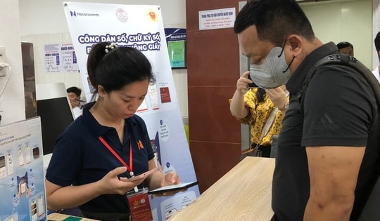 Bệnh viện đầu tiên thực hiện chữ ký số trên VNeiD cho người bệnh