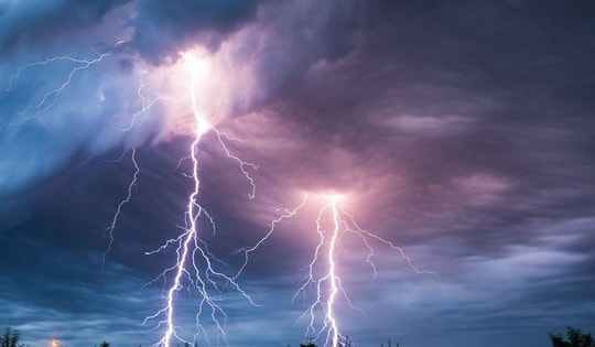 Khuyến cáo quan trọng phòng tránh sét đánh sau những vụ việc thương tâm