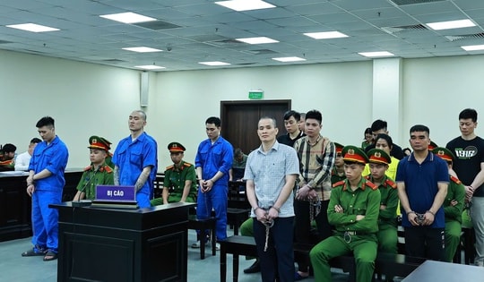 Hai cựu công an bảo kê cho 'bà trùm' buôn 134kg ma túy hầu tòa