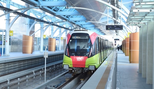 Metro Nhổn - ga Hà Nội gặp sự cố điện, mất gần 1 giờ xử lý