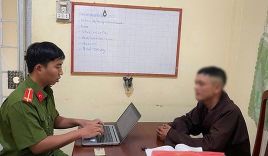 Giả nhà sư đi bán nhang, gọi từ thiện