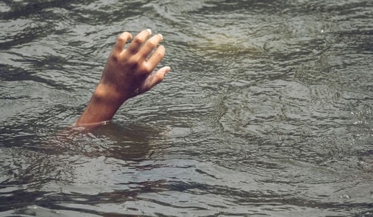 Tìm thấy thi thể hai chị em ruột bị đuối nước trên sông Mã