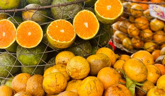 Quýt sim cuối vụ giá cao gấp 3 nhưng vẫn ‘được lòng’ người tiêu dùng