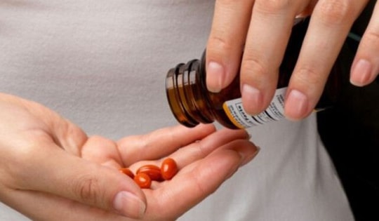 8 biện pháp phòng tránh tương tác thuốc trong điều trị bệnh mạn tính