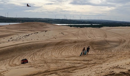 Xác định danh tính du khách tử vong khi đi xe địa hình tuột dốc ở Bàu Trắng