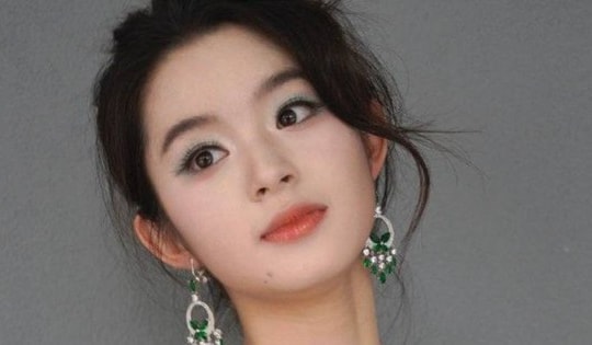 Toàn cảnh vụ nữ diễn viên bị điều tra cả dòng họ vì đôi bông tai