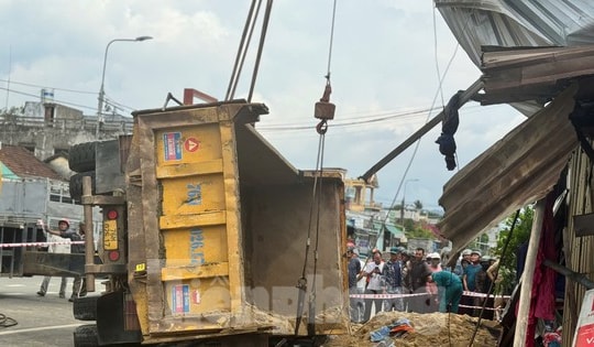 Người dân vẫn chưa hết ám ảnh, kể lại vụ xe tải đâm loạt xe máy khiến 4 người thương vong