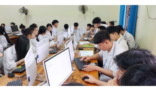 Nguy hại từ nạn nghiện mạng xã hội ở trẻ em