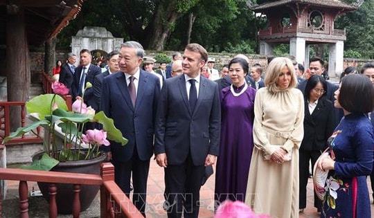 Tổng Bí thư Tô Lâm và Tổng thống Pháp thăm Văn Miếu - Quốc Tử Giám