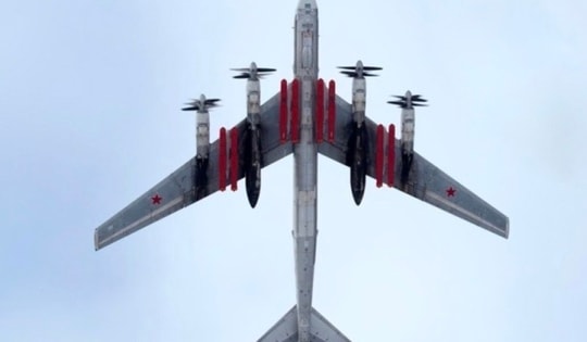 Nga huy động 10 chiếc Tu-95MSM đồng loạt dội siêu tên lửa Kh-101 vào Ukraine