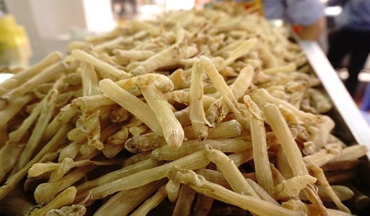 Loài giun biển từng nghĩ đến đã sợ nay lột xác thành 'mì chính của nhà giàu', giá lên đến 10 triệu đồng/kg